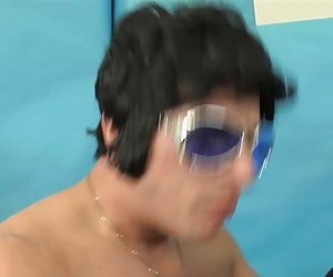 Brits slet mckenzie kry fucked deur elvis