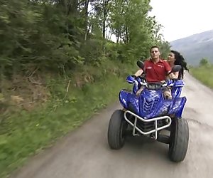Buite seks op die quad en op te klim gevaarlike troia culo