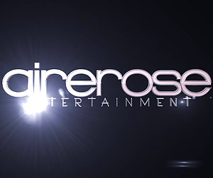 Airerose petite tiener kacy kry gevul op die rusbank